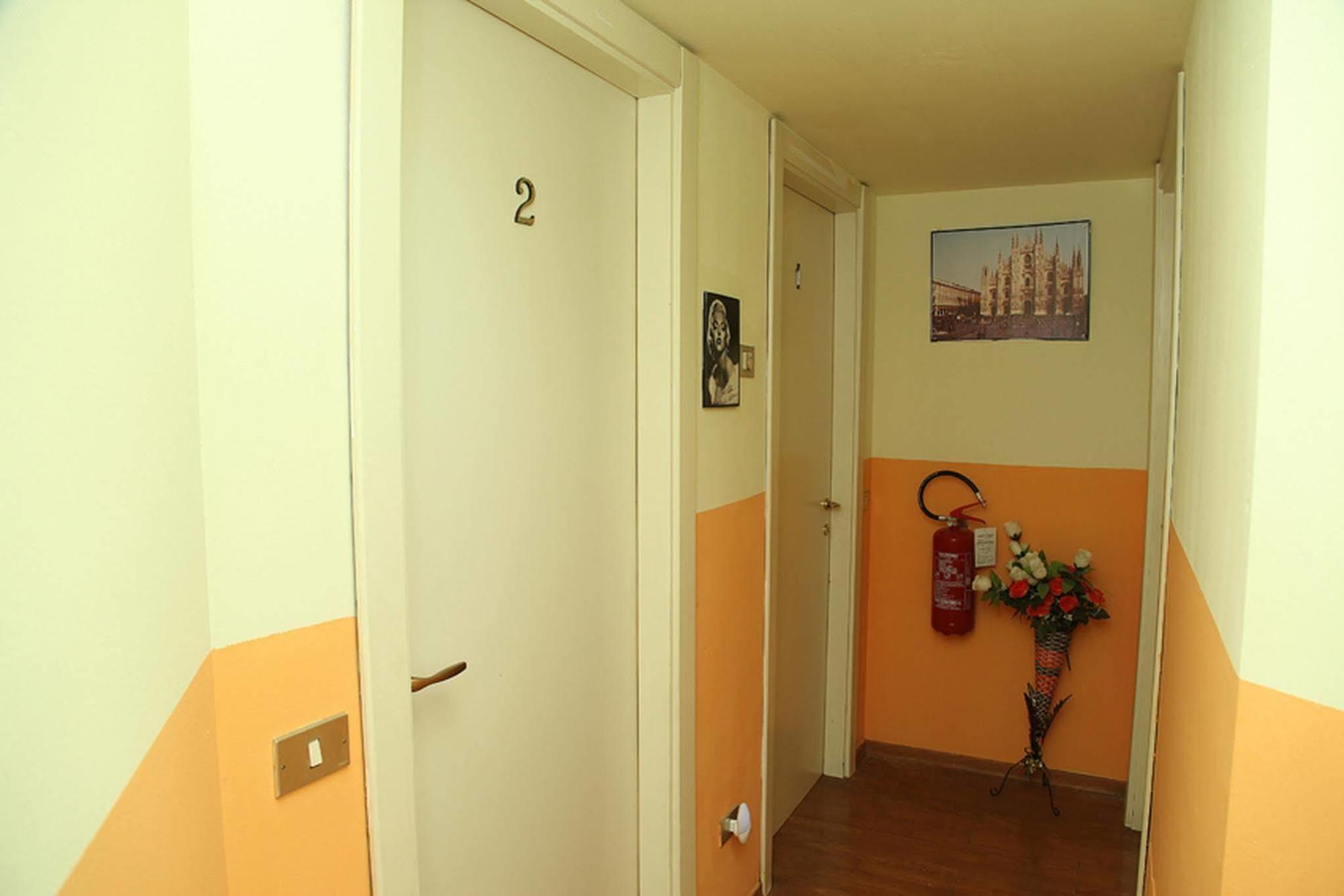 Lovely House Hotel Milan Bagian luar foto