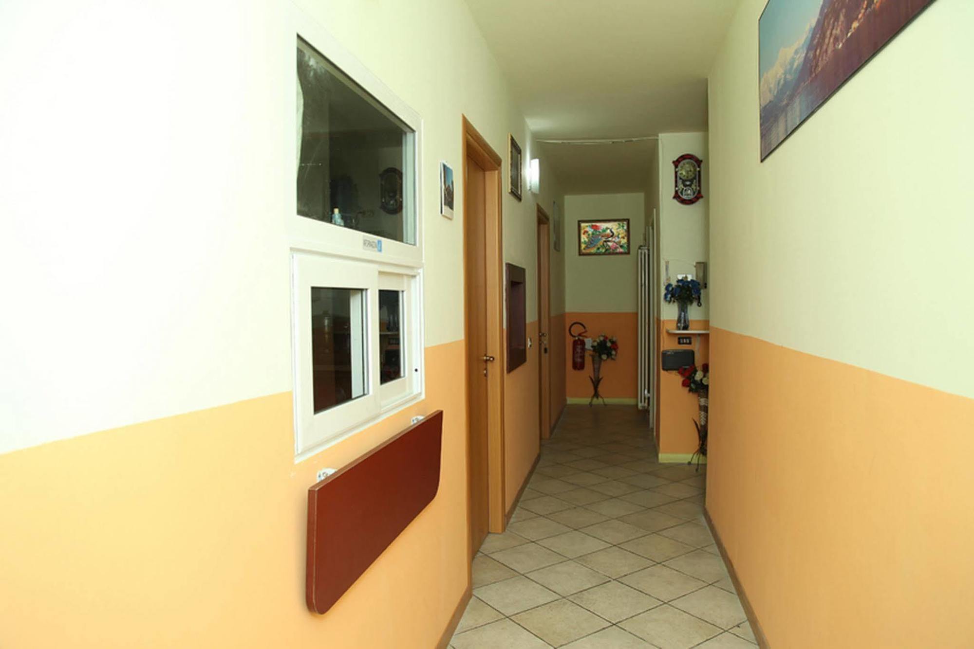 Lovely House Hotel Milan Bagian luar foto